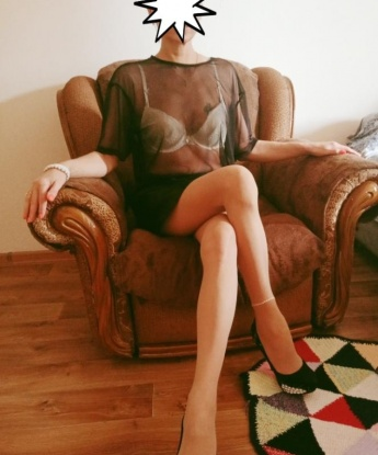 Знойная красотка с шикарной фигурой приглашает на чувственные встречи. Буду как ты захочешь - ласковая кошка или страстная бестия. 6155, 40 лет